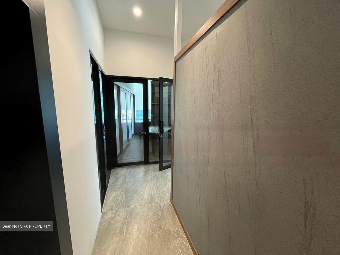 Oxley Tower (D1), Office #471214251